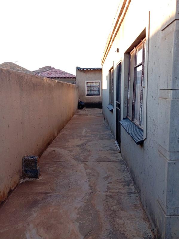2 Bedroom Property for Sale in Vosloorus Gauteng