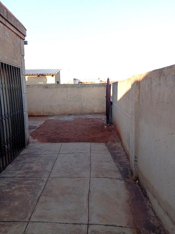2 Bedroom Property for Sale in Vosloorus Gauteng