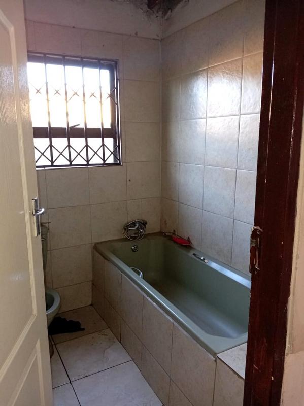 2 Bedroom Property for Sale in Vosloorus Gauteng