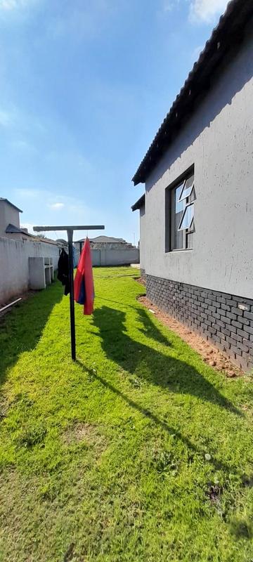 3 Bedroom Property for Sale in Wildtuinpark Gauteng