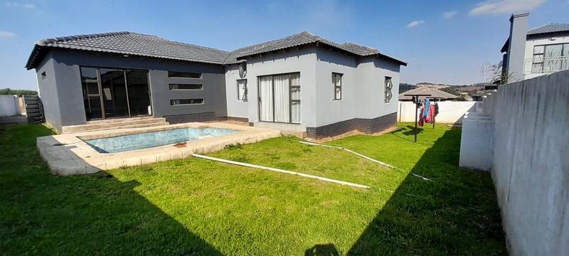 3 Bedroom Property for Sale in Wildtuinpark Gauteng