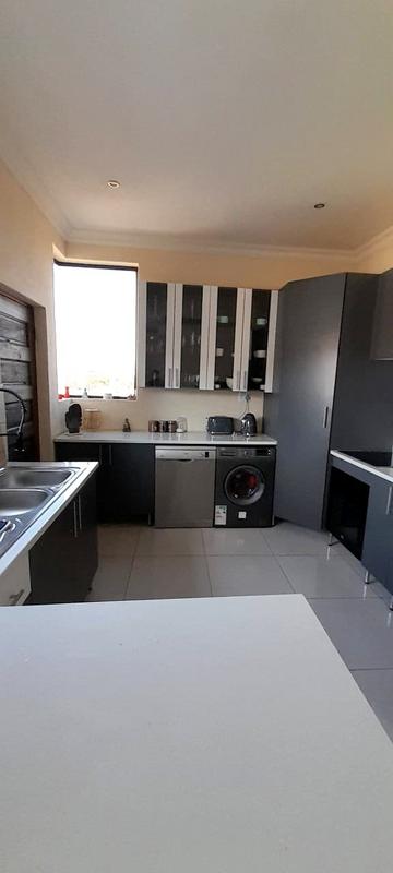 3 Bedroom Property for Sale in Wildtuinpark Gauteng