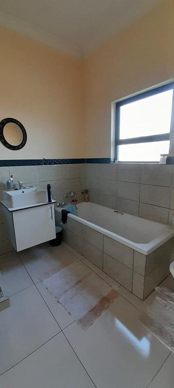 3 Bedroom Property for Sale in Wildtuinpark Gauteng