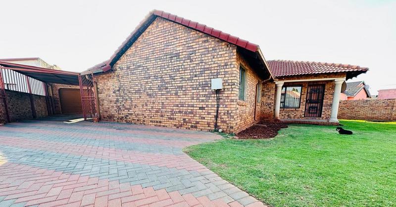 3 Bedroom Property for Sale in Zakariyya Park Gauteng