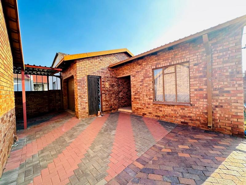 3 Bedroom Property for Sale in Zakariyya Park Gauteng