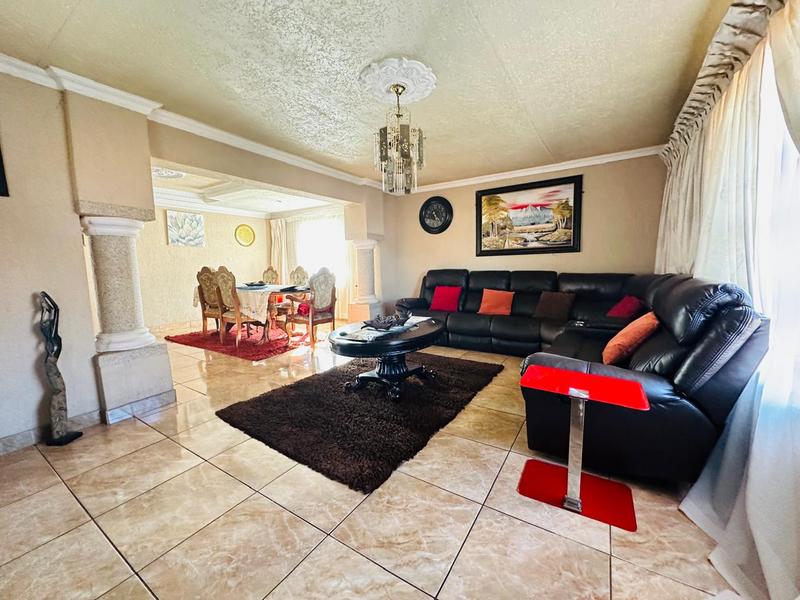 3 Bedroom Property for Sale in Zakariyya Park Gauteng