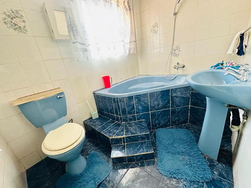 3 Bedroom Property for Sale in Zakariyya Park Gauteng