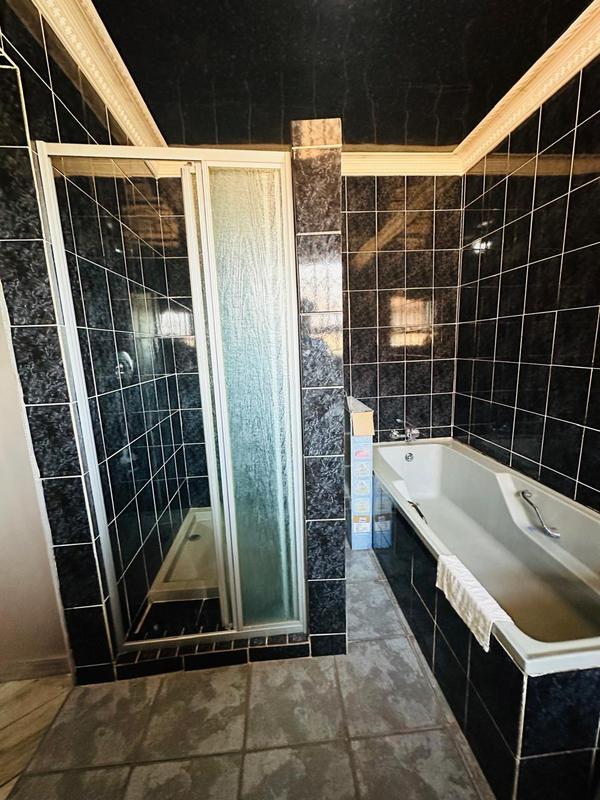 3 Bedroom Property for Sale in Zakariyya Park Gauteng