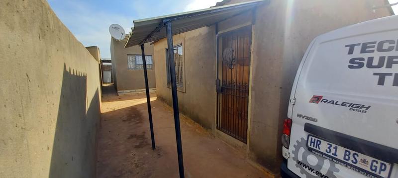 2 Bedroom Property for Sale in Buhle Park Gauteng