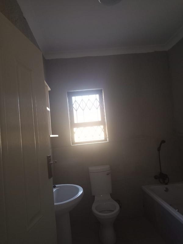 To Let 1 Bedroom Property for Rent in Glen Marais Gauteng