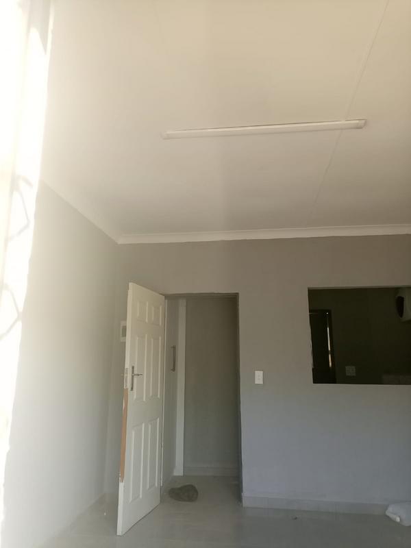 To Let 1 Bedroom Property for Rent in Glen Marais Gauteng