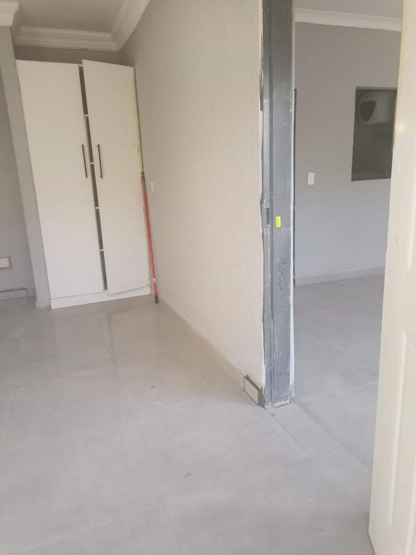 To Let 1 Bedroom Property for Rent in Glen Marais Gauteng