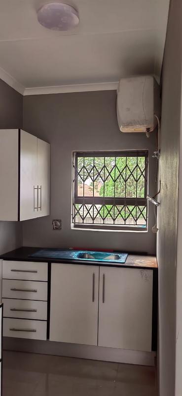 To Let 1 Bedroom Property for Rent in Glen Marais Gauteng