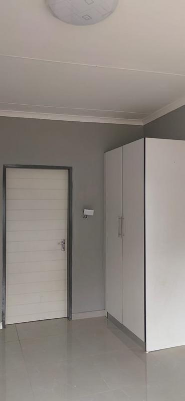 To Let 1 Bedroom Property for Rent in Glen Marais Gauteng
