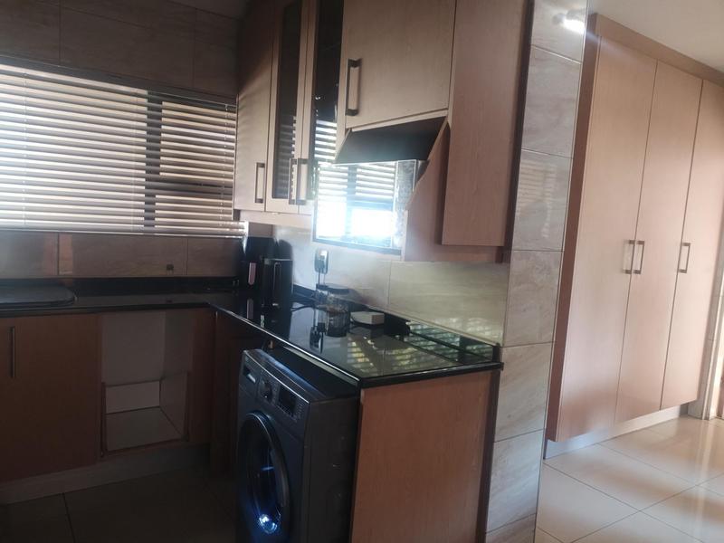 To Let 3 Bedroom Property for Rent in Weltevreden Park Gauteng