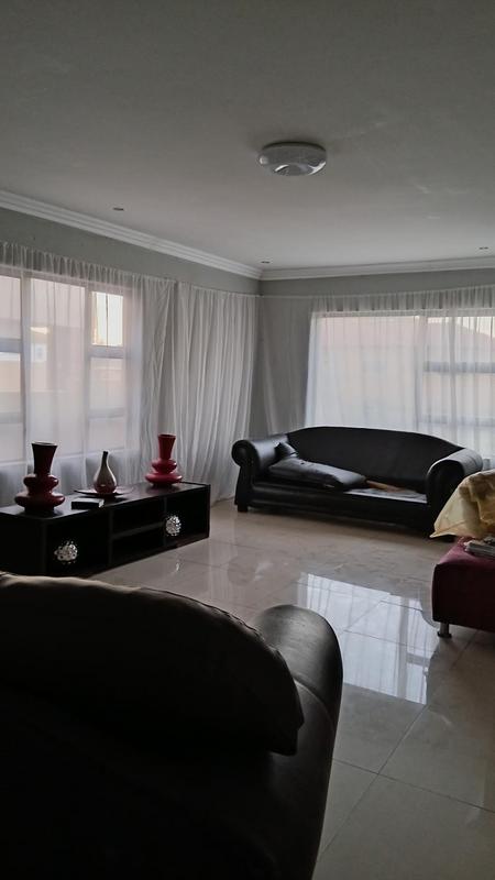 To Let 4 Bedroom Property for Rent in Wildtuinpark Gauteng