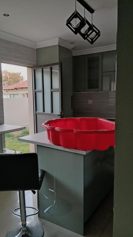 To Let 4 Bedroom Property for Rent in Wildtuinpark Gauteng