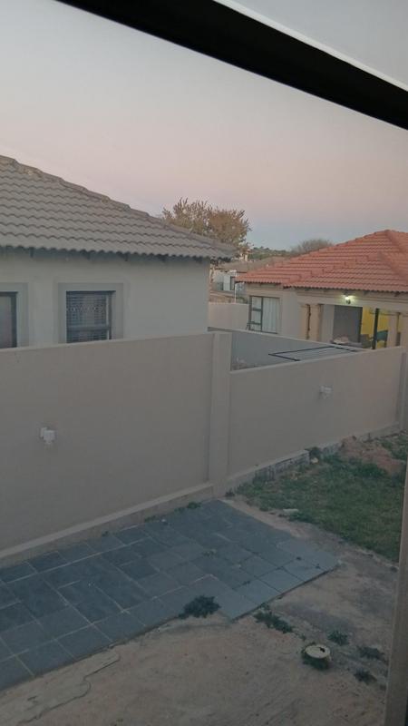 To Let 4 Bedroom Property for Rent in Wildtuinpark Gauteng