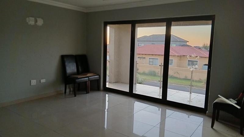 To Let 4 Bedroom Property for Rent in Wildtuinpark Gauteng