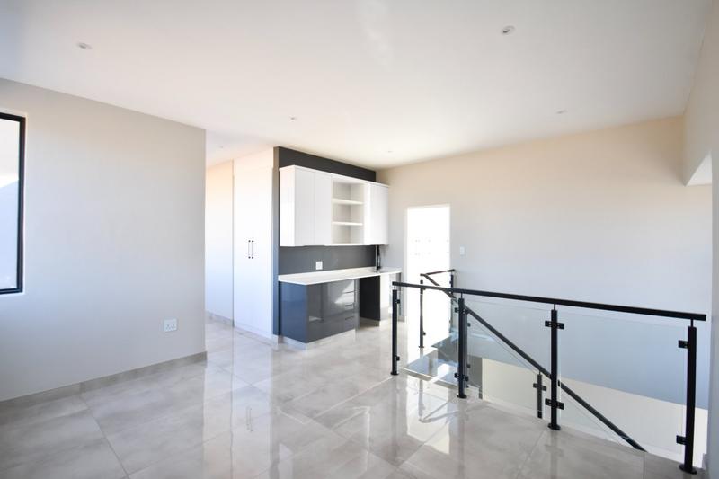5 Bedroom Property for Sale in Midstream Estate Gauteng