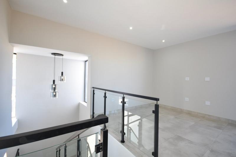 5 Bedroom Property for Sale in Midstream Estate Gauteng