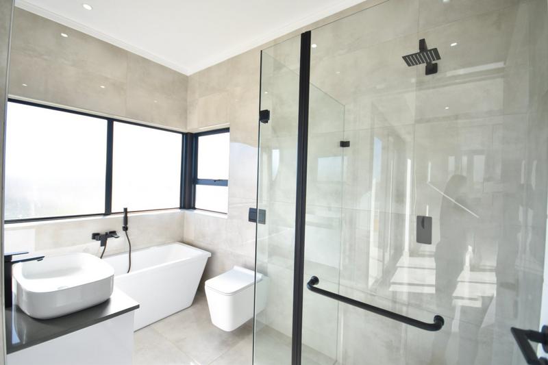 5 Bedroom Property for Sale in Midstream Estate Gauteng