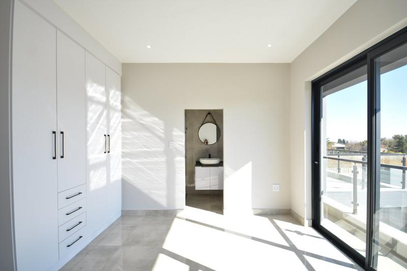 5 Bedroom Property for Sale in Midstream Estate Gauteng