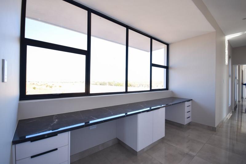 5 Bedroom Property for Sale in Midstream Estate Gauteng