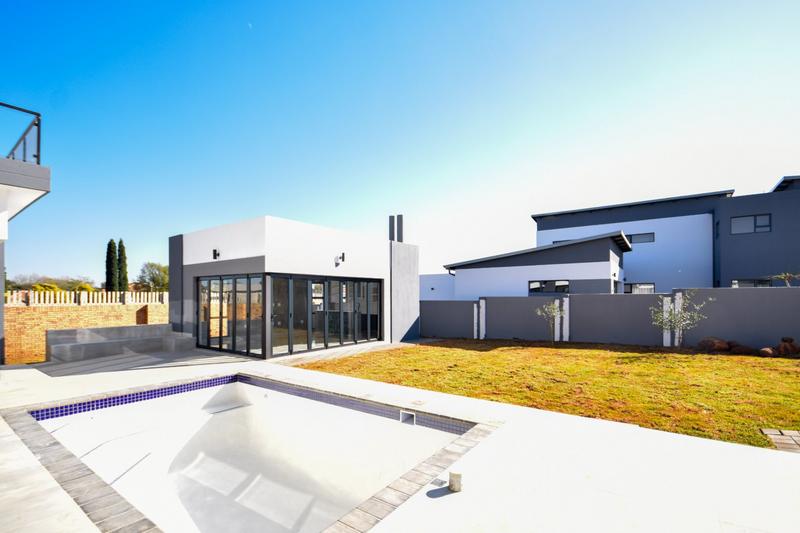 5 Bedroom Property for Sale in Midstream Estate Gauteng