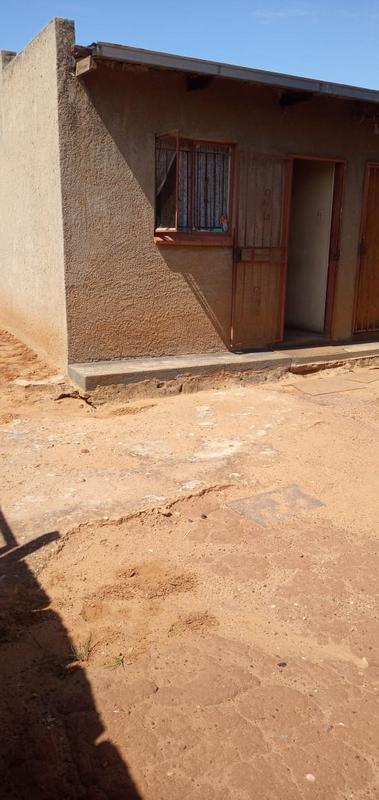 7 Bedroom Property for Sale in Tshepisong Gauteng