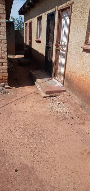 7 Bedroom Property for Sale in Tshepisong Gauteng