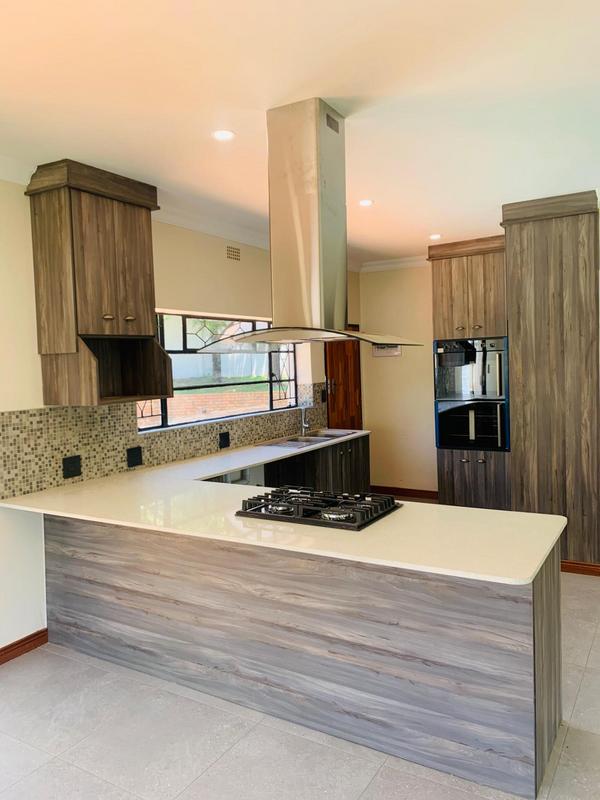 To Let 4 Bedroom Property for Rent in Blairgowrie Gauteng