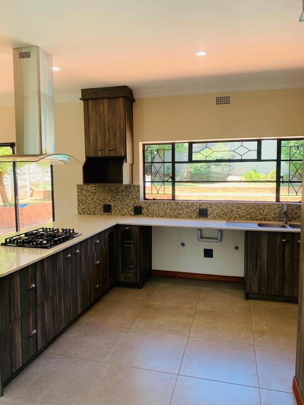 To Let 4 Bedroom Property for Rent in Blairgowrie Gauteng