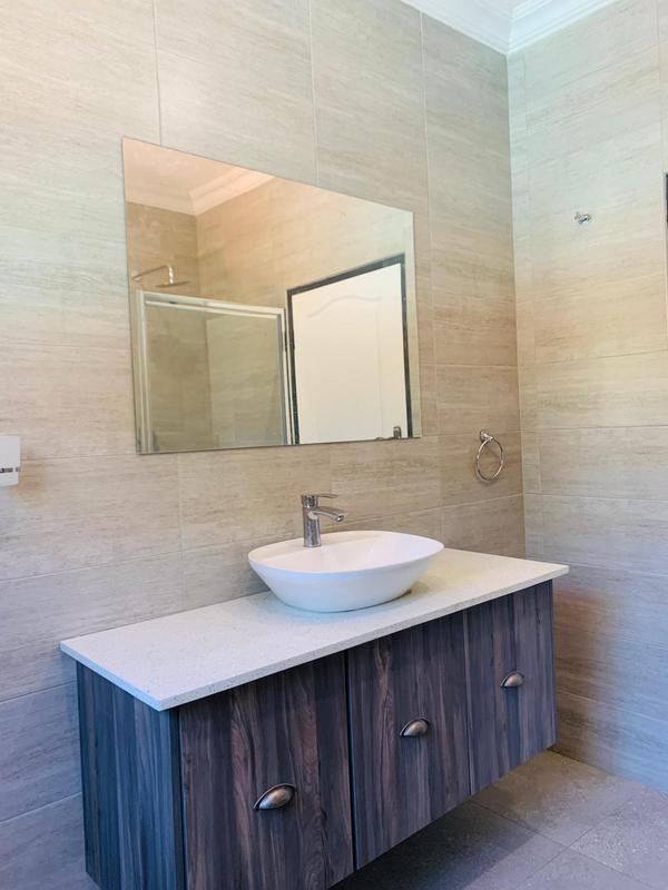 To Let 4 Bedroom Property for Rent in Blairgowrie Gauteng