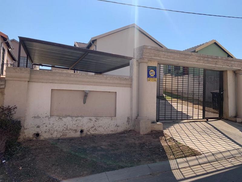 3 Bedroom Property for Sale in Fleurhof Gauteng