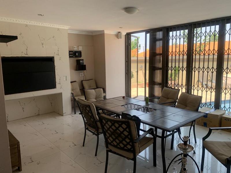4 Bedroom Property for Sale in Florida Gauteng