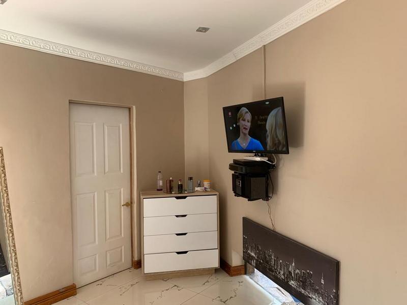 4 Bedroom Property for Sale in Florida Gauteng