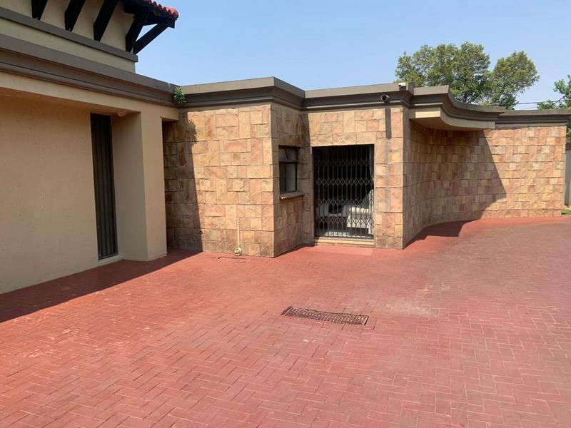 4 Bedroom Property for Sale in Florida Gauteng
