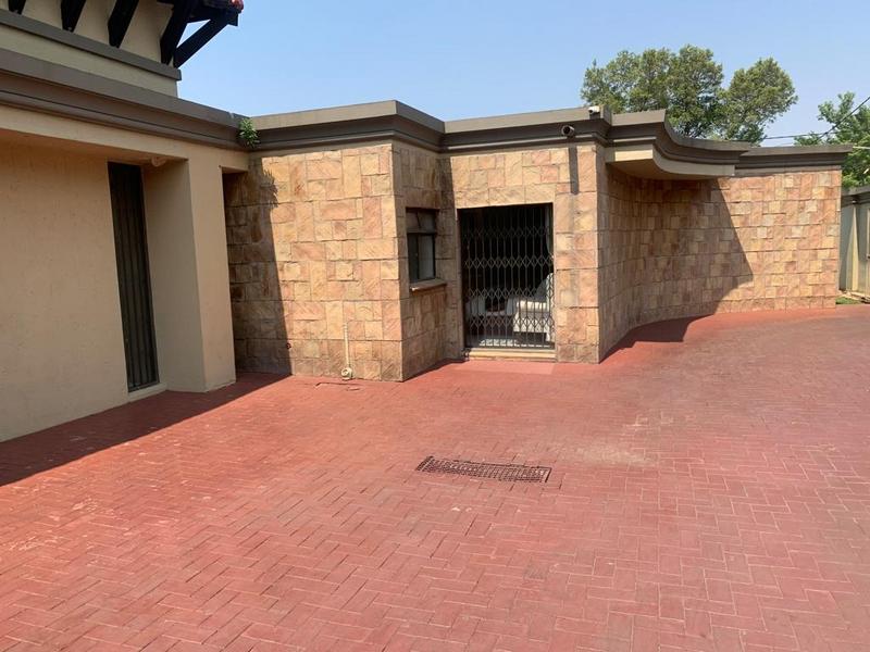 4 Bedroom Property for Sale in Florida Gauteng