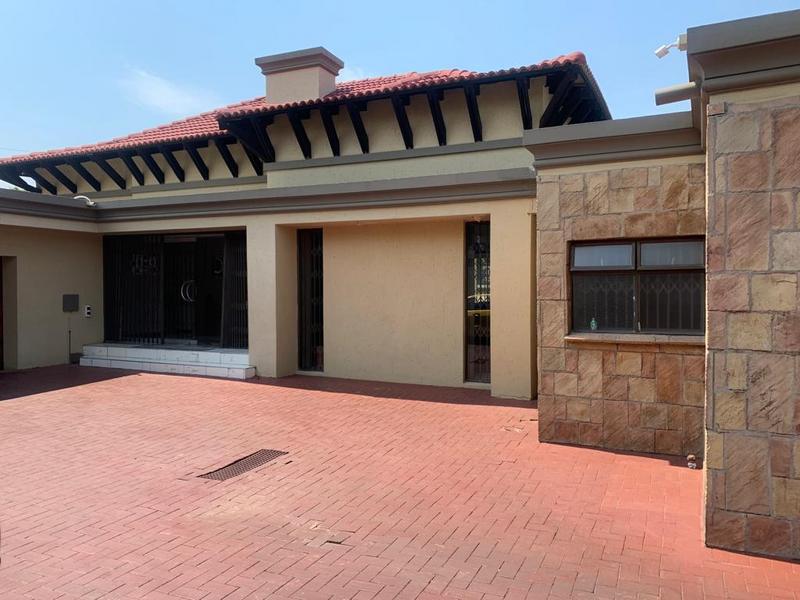 4 Bedroom Property for Sale in Florida Gauteng