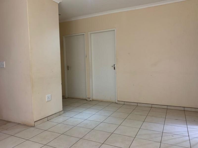 2 Bedroom Property for Sale in Finsbury Gauteng