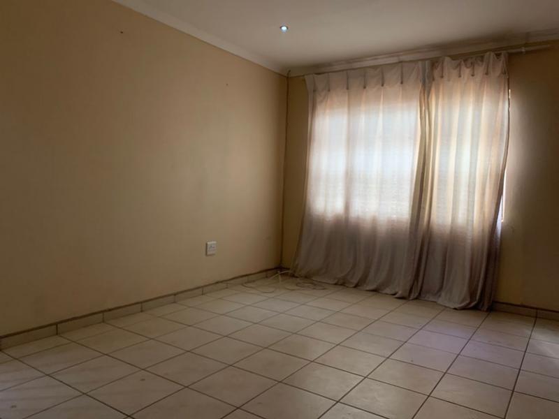 2 Bedroom Property for Sale in Finsbury Gauteng