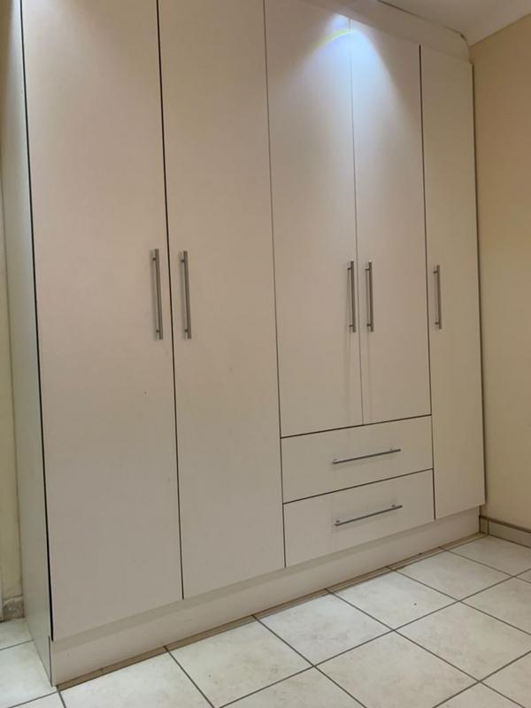2 Bedroom Property for Sale in Finsbury Gauteng