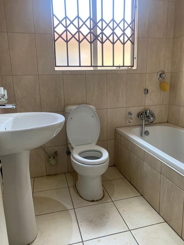 2 Bedroom Property for Sale in Finsbury Gauteng