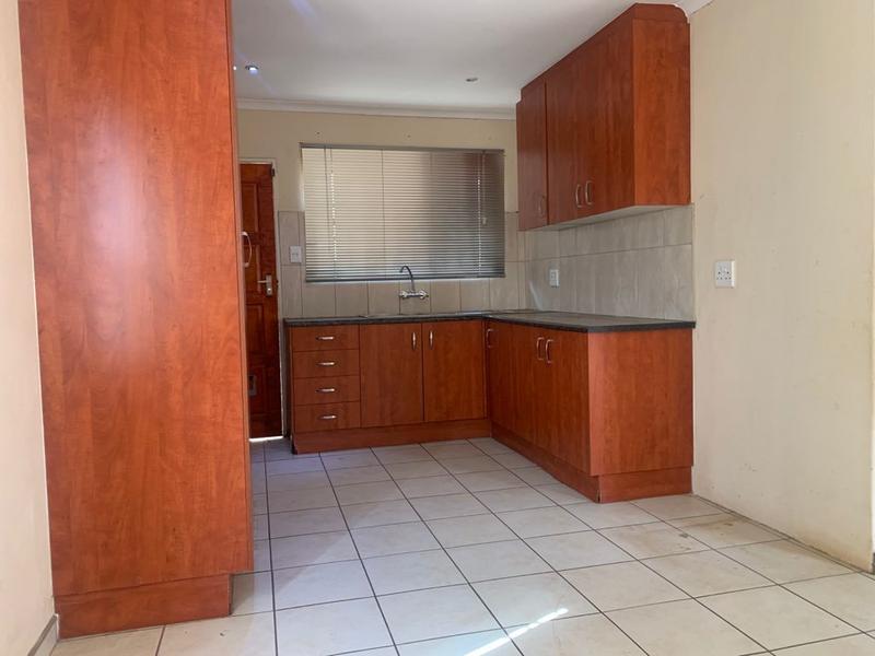 2 Bedroom Property for Sale in Finsbury Gauteng