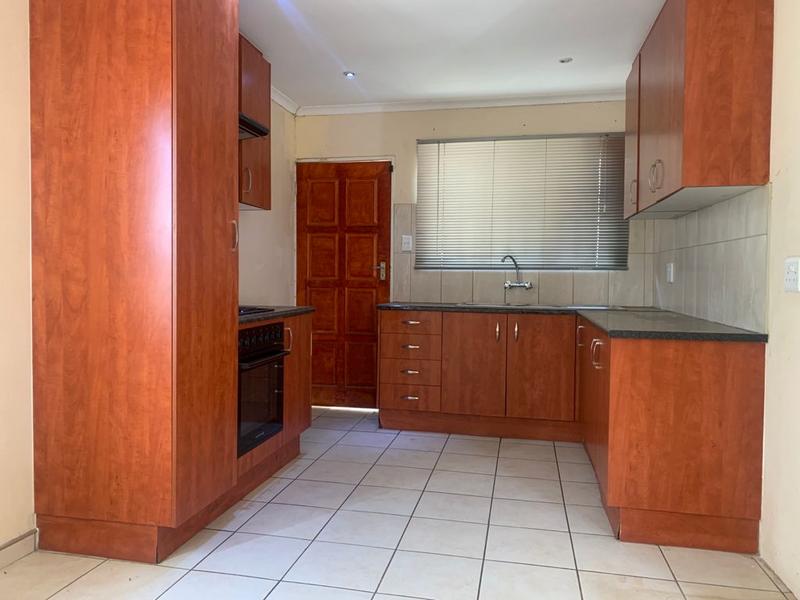 2 Bedroom Property for Sale in Finsbury Gauteng