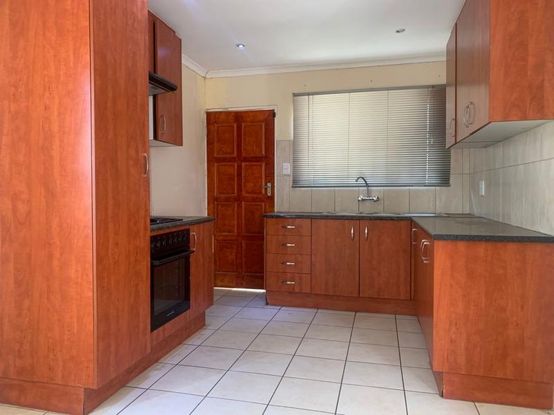 2 Bedroom Property for Sale in Finsbury Gauteng