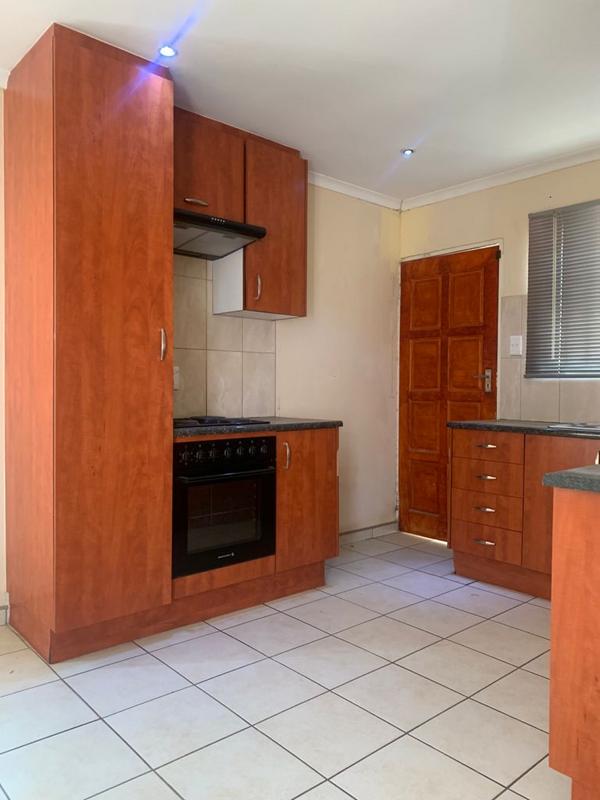 2 Bedroom Property for Sale in Finsbury Gauteng
