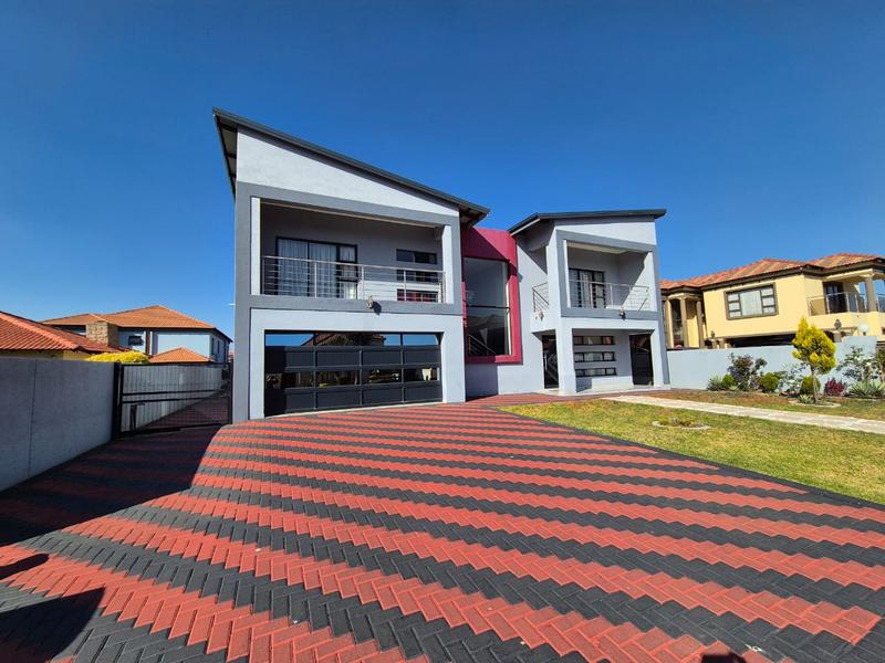 5 Bedroom Property for Sale in Theresa Park Gauteng