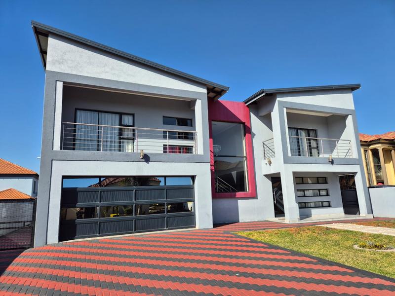 5 Bedroom Property for Sale in Theresa Park Gauteng